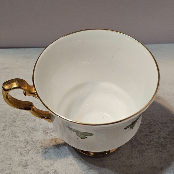 Vintage Poinsettia Teacup Royal Windsor Fine Bone China England - Picture 5 of 8